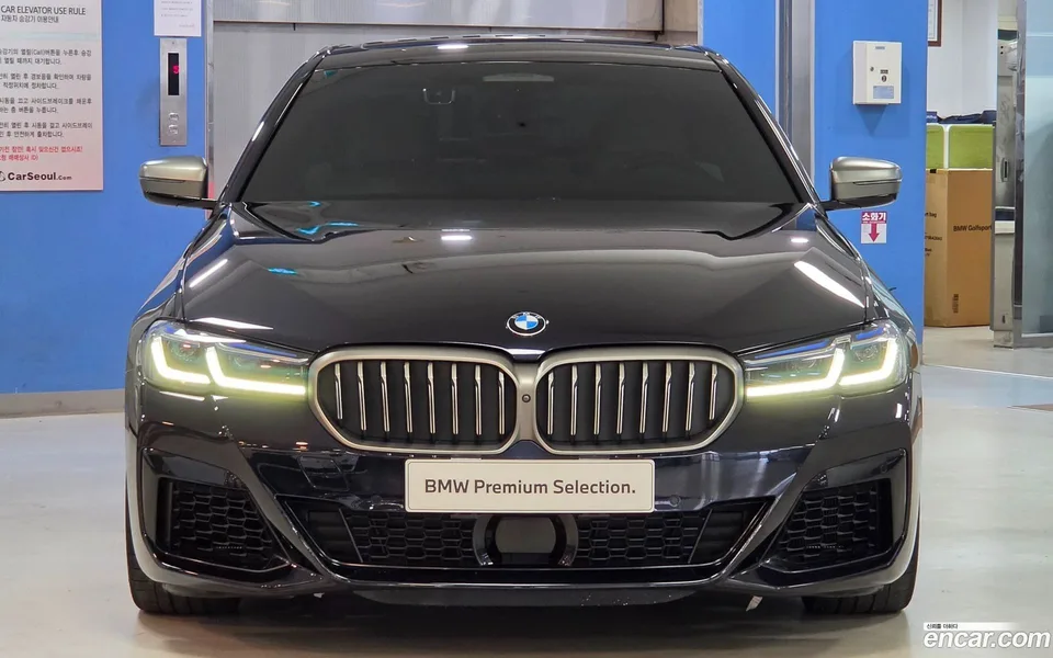 BMW 5 Series M550i xDrive 2022 — thumbnail 3