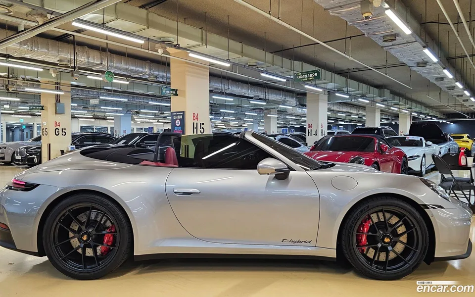 Porsche 911 (992) 4 GTS 2025 — thumbnail 4
