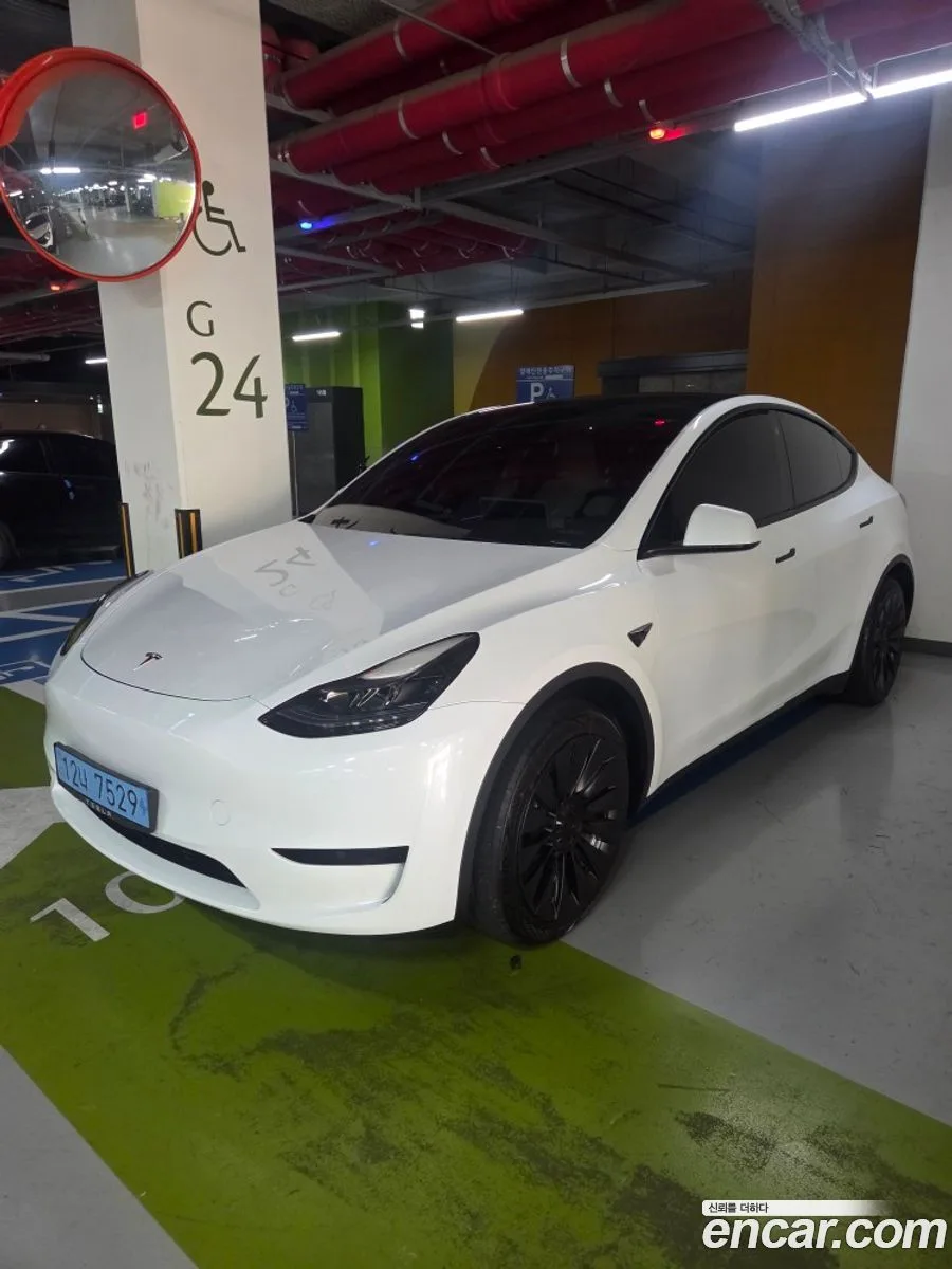 Tesla Model Y RWD 2023 — thumbnail 2
