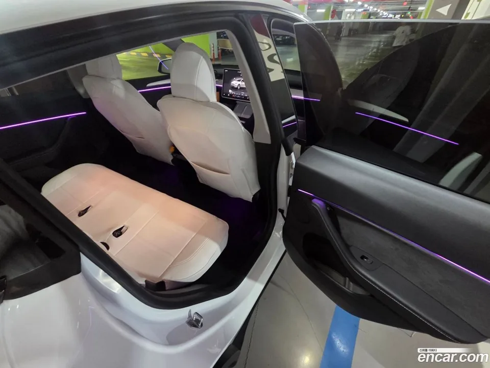 Tesla Model Y RWD 2023 — thumbnail 4