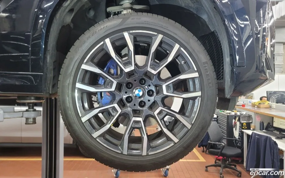 BMW X6 xDrive40i M 2025 — thumbnail 3