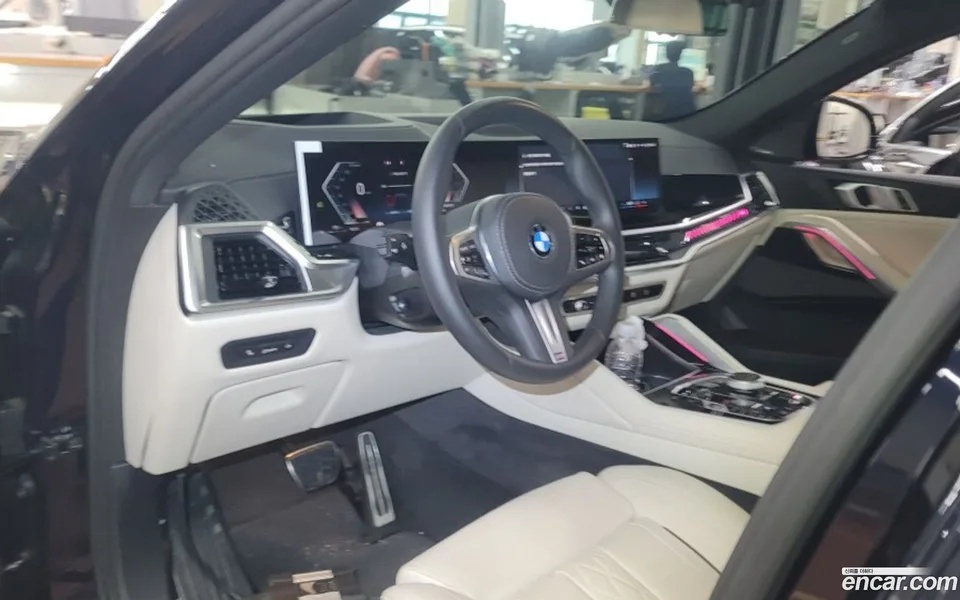 BMW X6 xDrive40i M 2025 — thumbnail 4