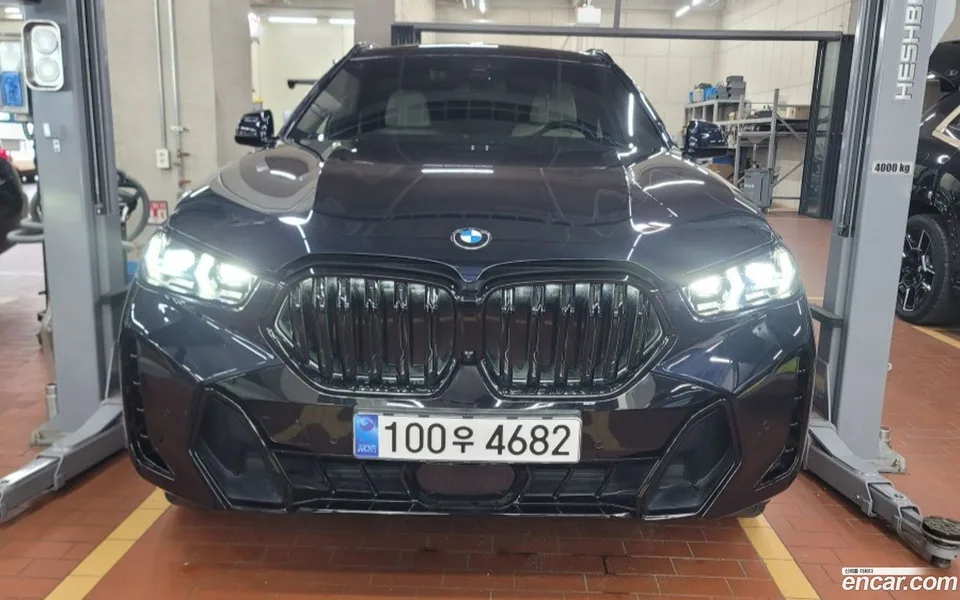 BMW X6 xDrive40i M 2025 — photo 1, buy with delivery to Moscow
