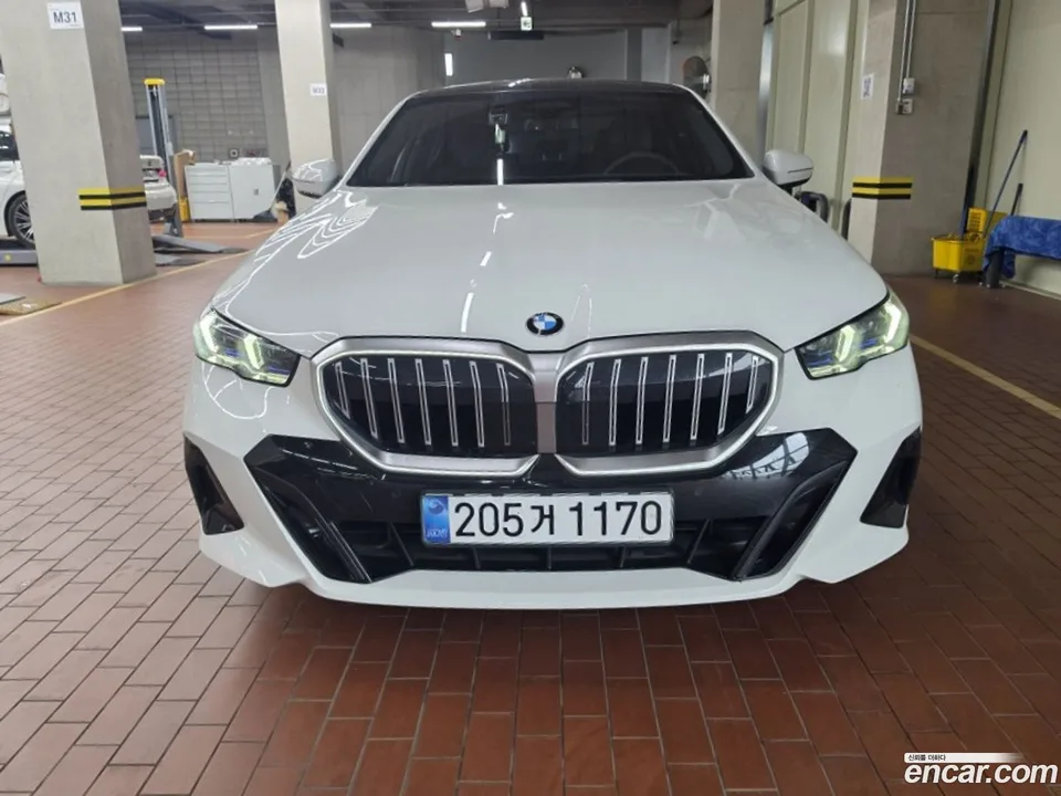 BMW 5 Series 520i M 2025 — photo 1, buy with delivery to Moscow
