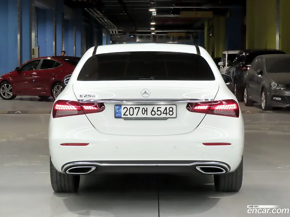 Mercedes-Benz E-Class E250 2022 — thumbnail 4