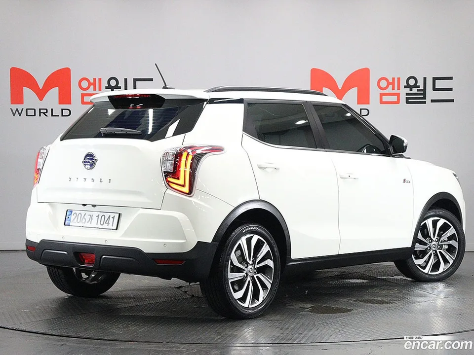 KG Mobility Tivoli 1.5 2WD 2022 — thumbnail 3