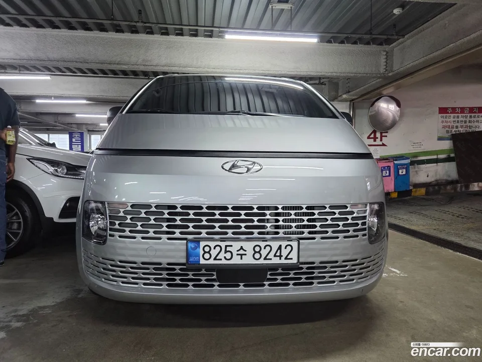 Hyundai Staria 5 2022 — thumbnail 3