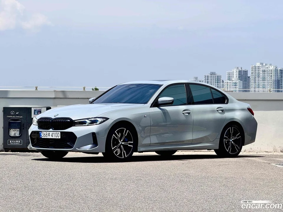 BMW 3 Series 320i M 2023 — photo 1, buy with delivery to Moscow