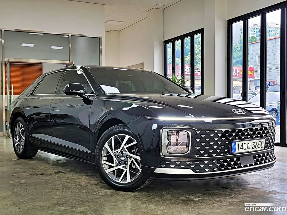 Hyundai Grandeur 2.5 2WD 2023 — photo 1, buy with delivery to Moscow