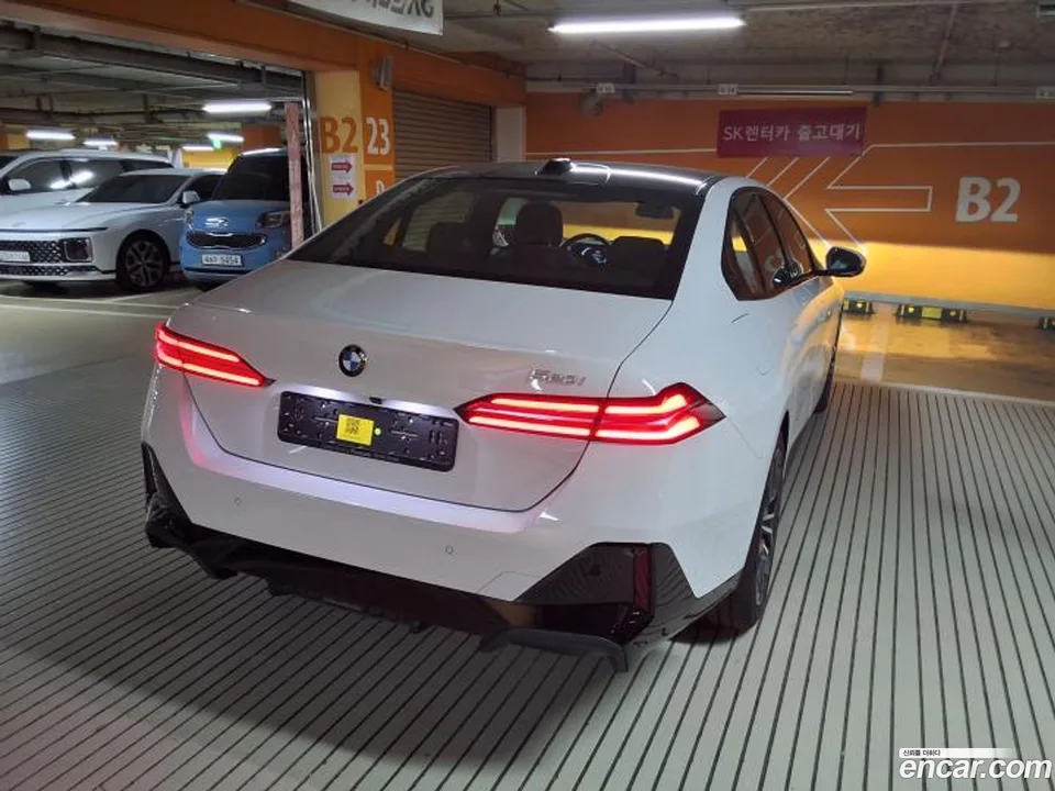 BMW 5 Series 520i M 2026 — thumbnail 5