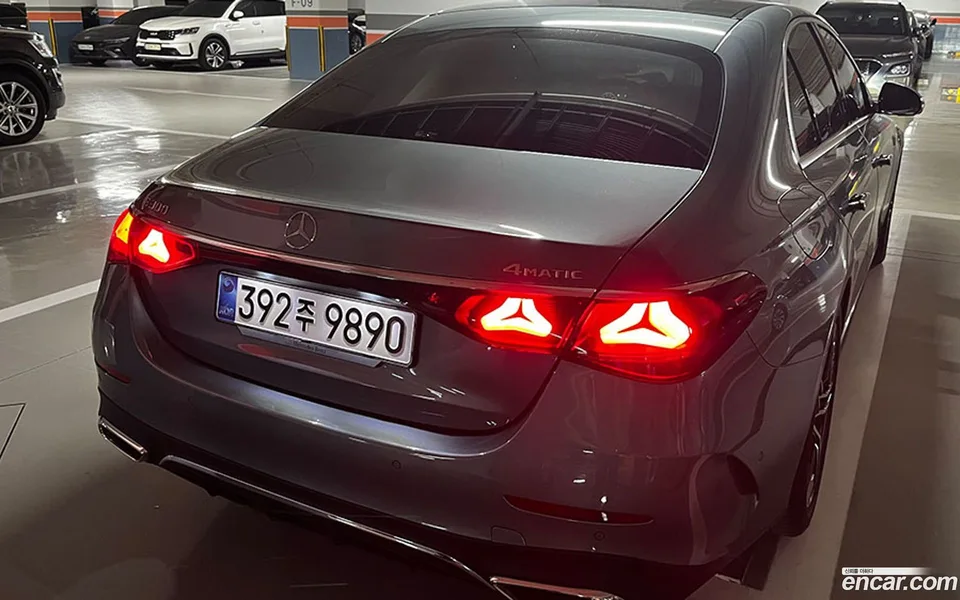 Mercedes-Benz E-Class E300 4MATIC AMG Line 2025 — thumbnail 4
