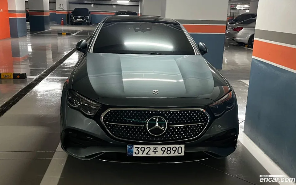 Mercedes-Benz E-Class E300 4MATIC AMG Line 2025 — photo 1, buy with delivery to Moscow
