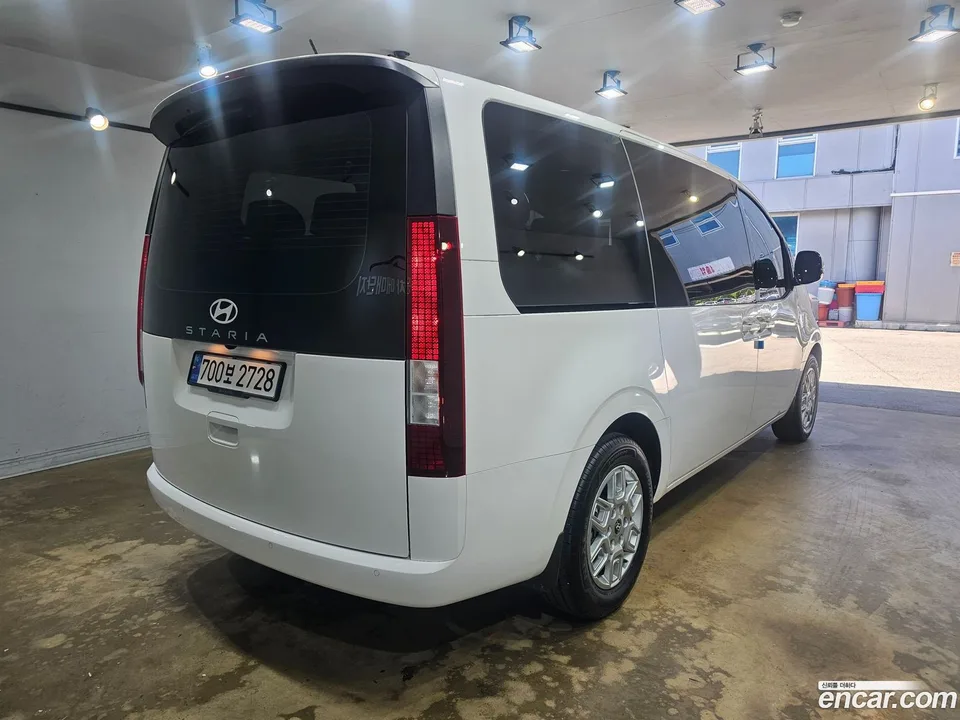 Hyundai Staria HEV 1.6 11 2024 — thumbnail 4
