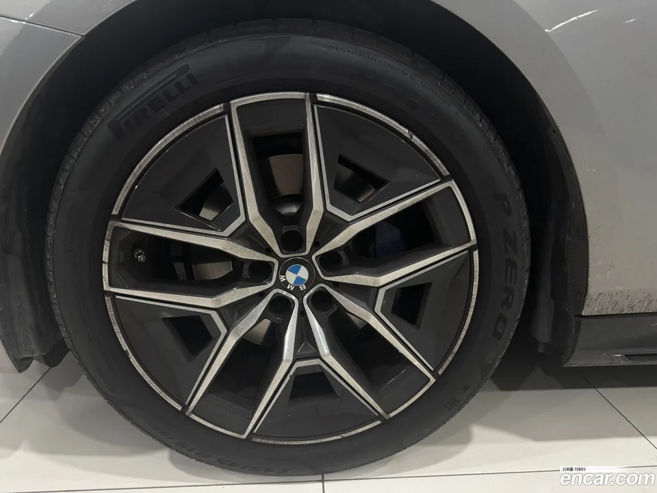 BMW 5 Series 520i M 2025 — thumbnail 5