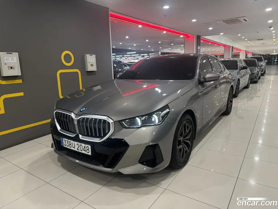 BMW 5 Series 520i M 2025 — photo 1, buy with delivery to Moscow