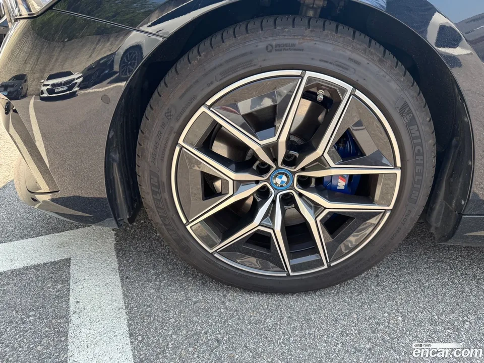 BMW i5 eDrive 40 M 2025 — thumbnail 2