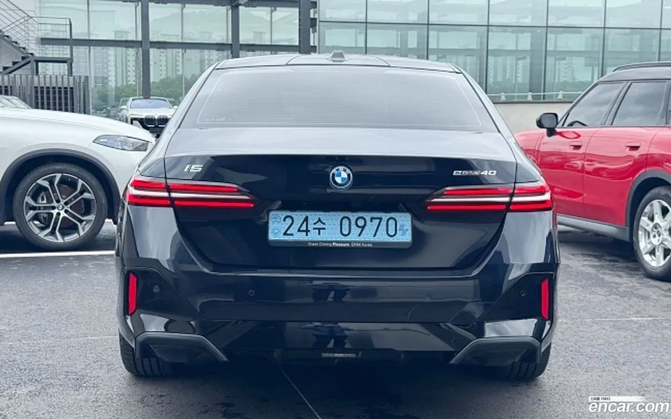 BMW i5 eDrive 40 M 2025 — thumbnail 4