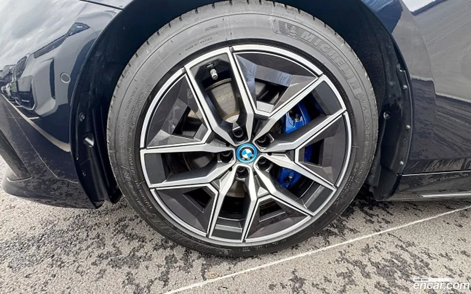 BMW i5 eDrive 40 M 2025 — thumbnail 5