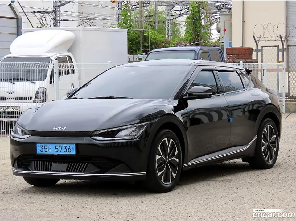 Kia EV6 2022 — фото 1, купить с доставкой в Москву
