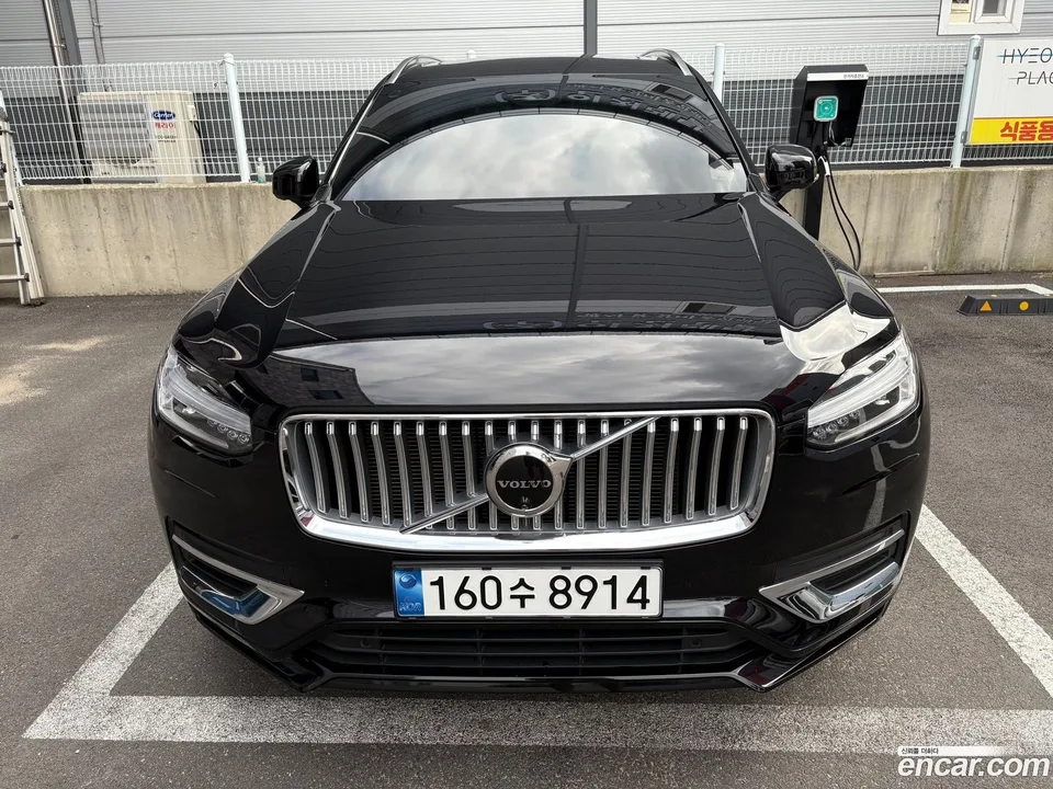 Volvo XC90 T8 2024 — thumbnail 3