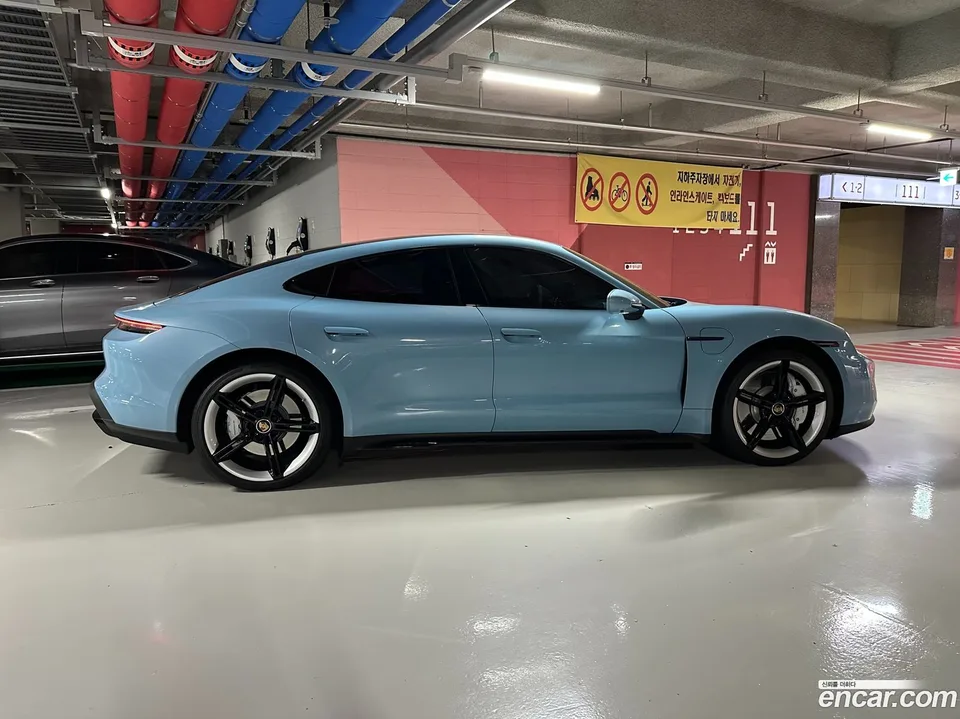 Porsche Taycan GTS 2023 — thumbnail 5