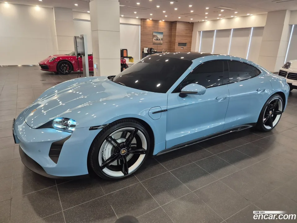 Porsche Taycan GTS 2023 — photo 1, buy with delivery to Moscow