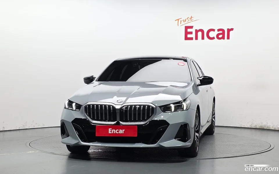 BMW 5 Series 530i xDrive M 2025 — thumbnail 3