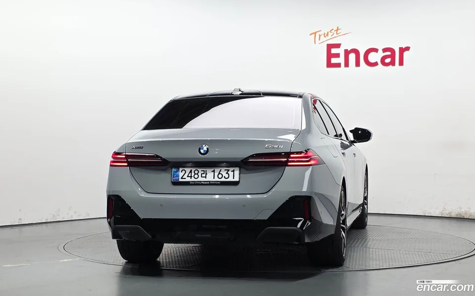 BMW 5 Series 530i xDrive M 2025 — thumbnail 4