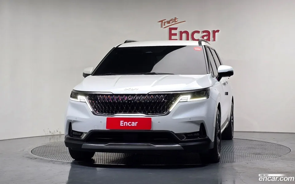Kia Carnival 9 2023 — thumbnail 3
