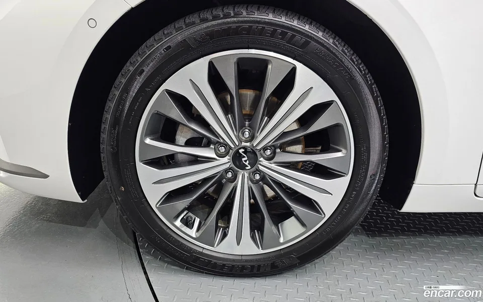 Kia K8 Hybrid 2024 — thumbnail 2
