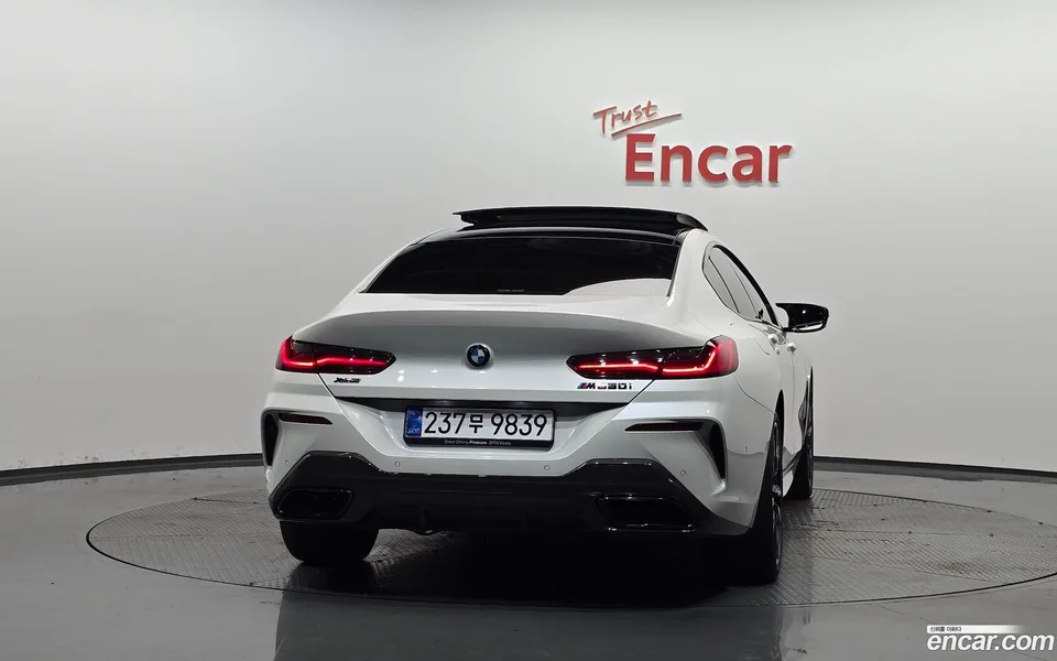 BMW 8 Series M850i xDrive 2025 — thumbnail 4