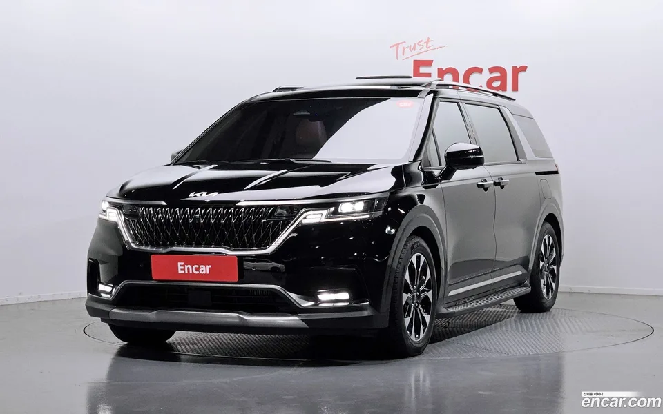 Kia Carnival 7 2022 — photo 1, buy with delivery to Moscow