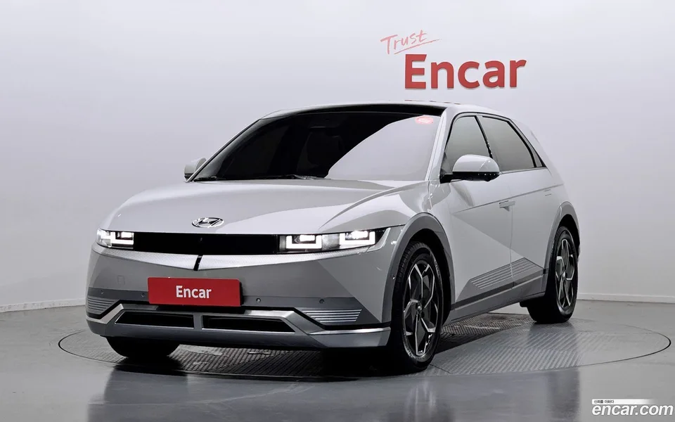 Hyundai Ioniq 5 AWD 2023 — photo 1, buy with delivery to Moscow
