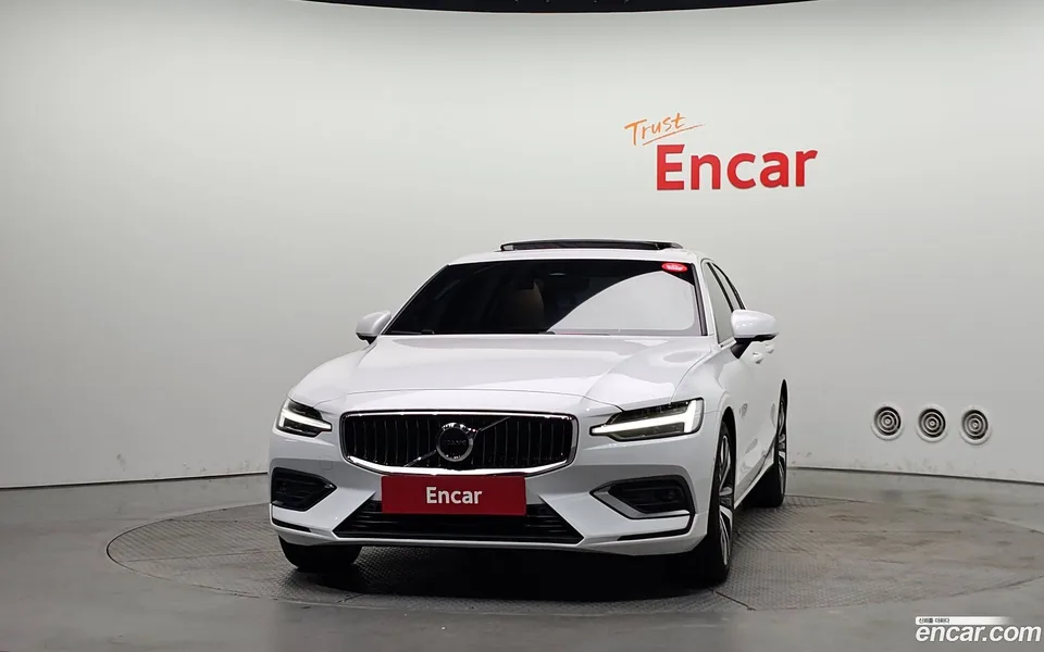 Volvo S60 B5 2024 — thumbnail 3