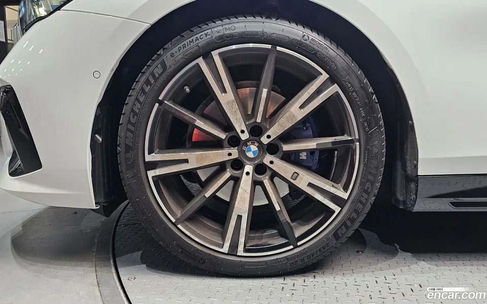 BMW 5 Series 530i xDrive M 2025 — thumbnail 2