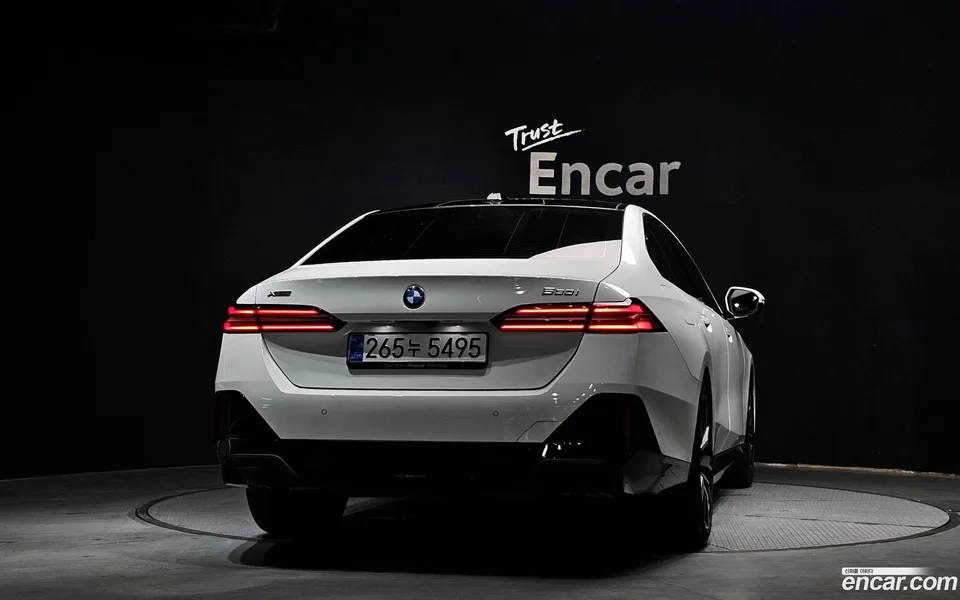 BMW 5 Series 530i xDrive M 2025 — thumbnail 4