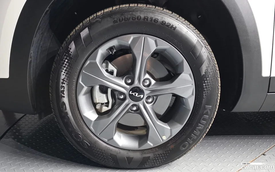 Kia Seltos 1.6 2WD 2024 — thumbnail 2