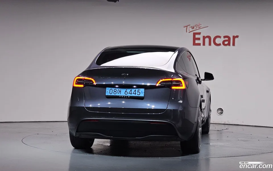 Tesla Model Y RWD 2024 — thumbnail 4