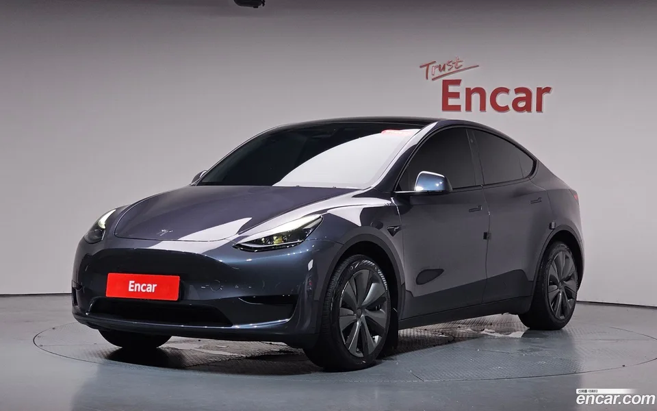 Tesla Model Y RWD 2024 — photo 1, buy with delivery to Moscow