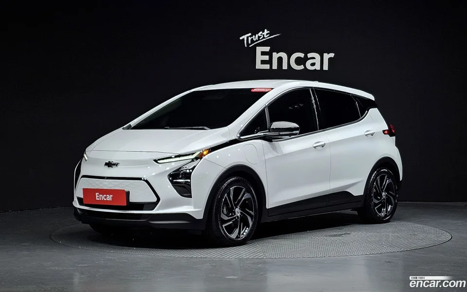 Chevrolet Bolt EV EV 2023 — photo 1, buy with delivery to Moscow
