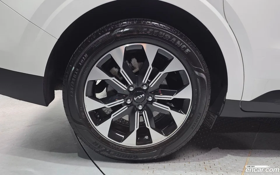 Kia Carnival 9 2022 — thumbnail 2