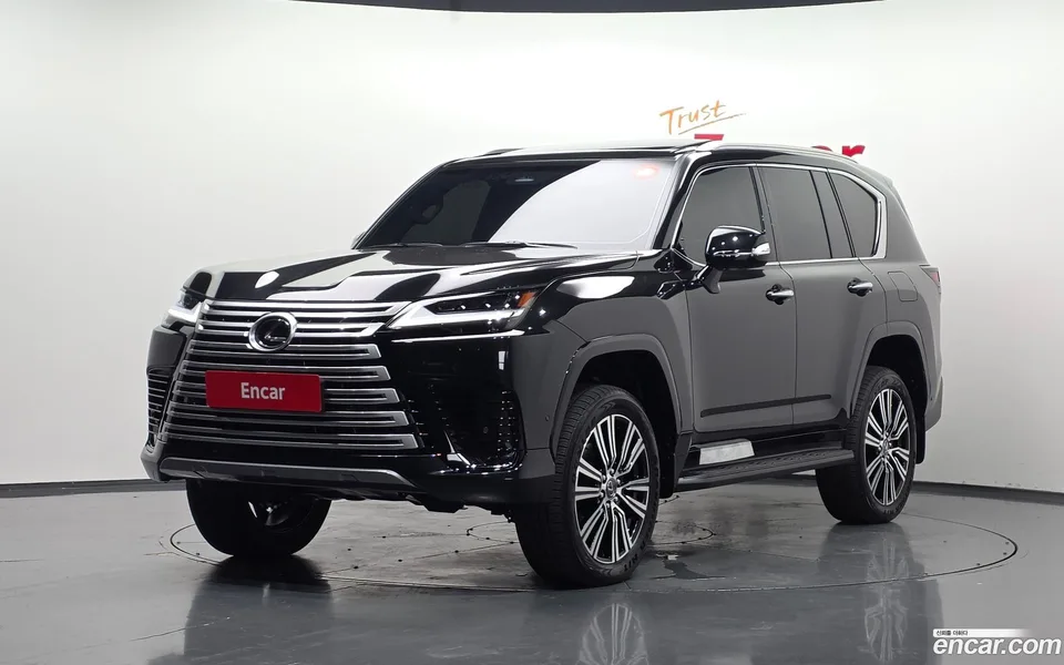Lexus LX 700h 2026 — photo 1, buy with delivery to Moscow