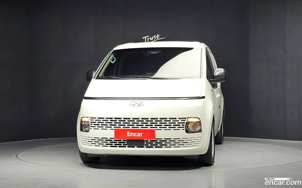 Hyundai Staria 3 2023 — thumbnail 3