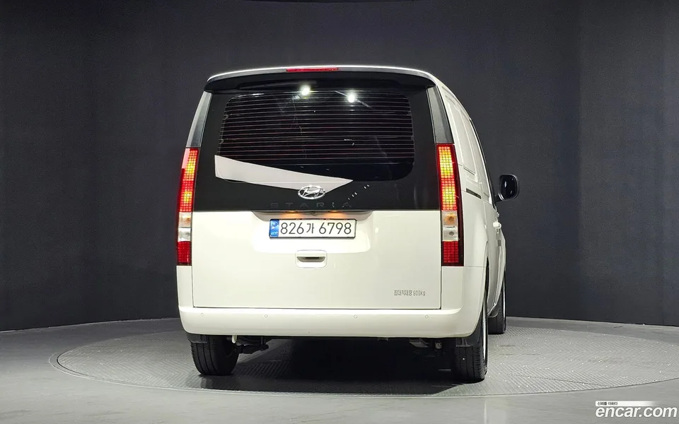 Hyundai Staria 3 2023 — thumbnail 4