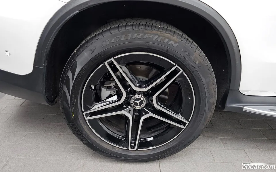 Mercedes-Benz GLC-Class GLC300 4MATIC 2022 — thumbnail 5