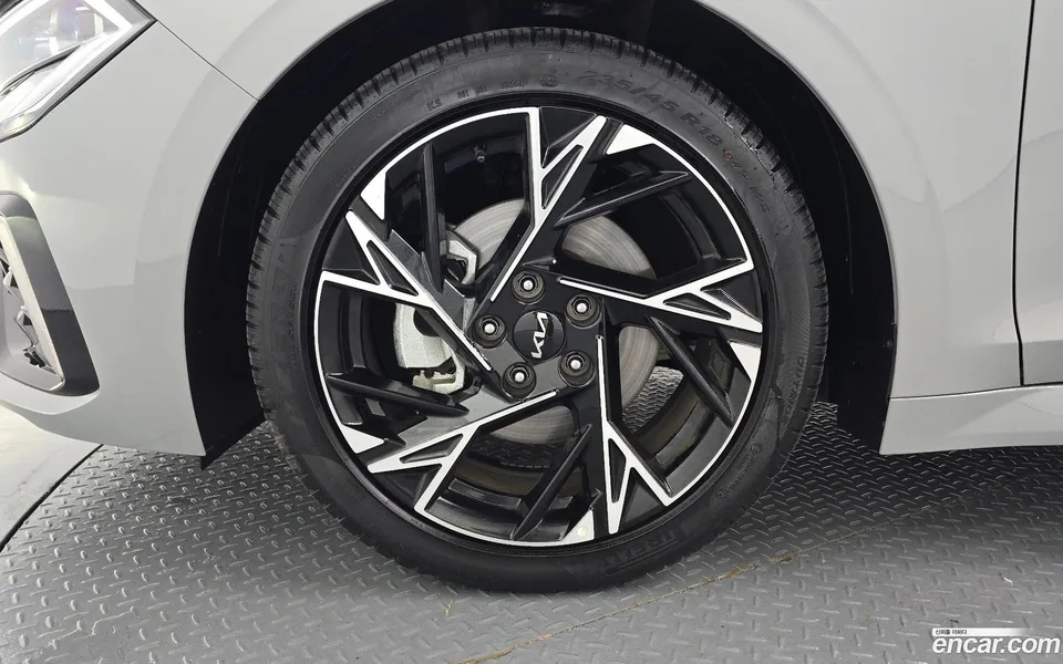 Kia K5 2.0 2023 — thumbnail 2
