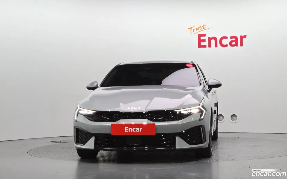 Kia K5 2.0 2023 — thumbnail 3