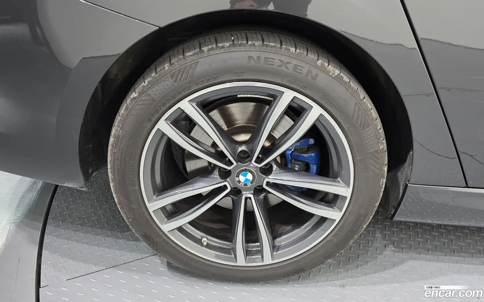 BMW 6 Series GT 620d M 2023 — thumbnail 2