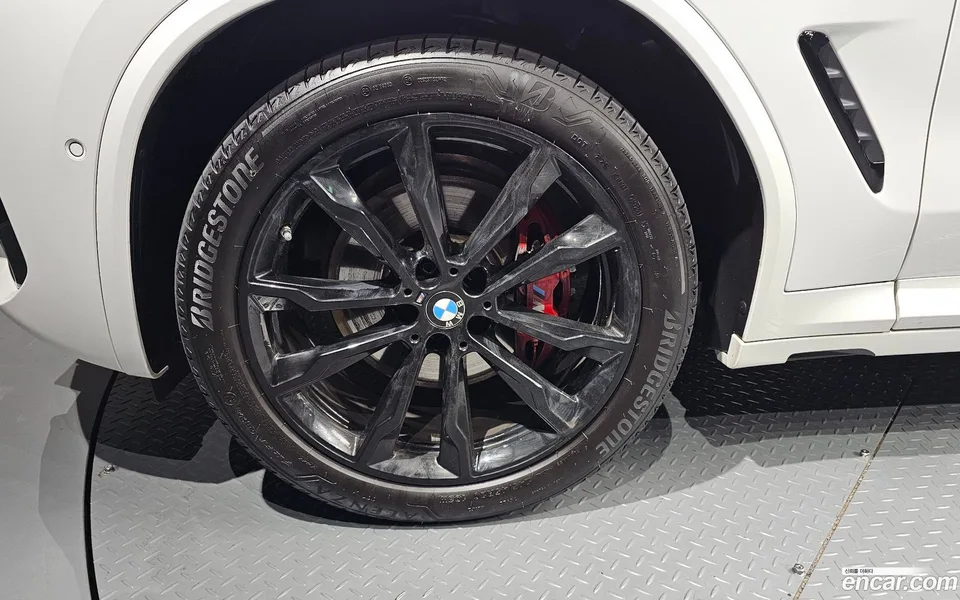 BMW X4 xDrive20i M 2025 — thumbnail 2