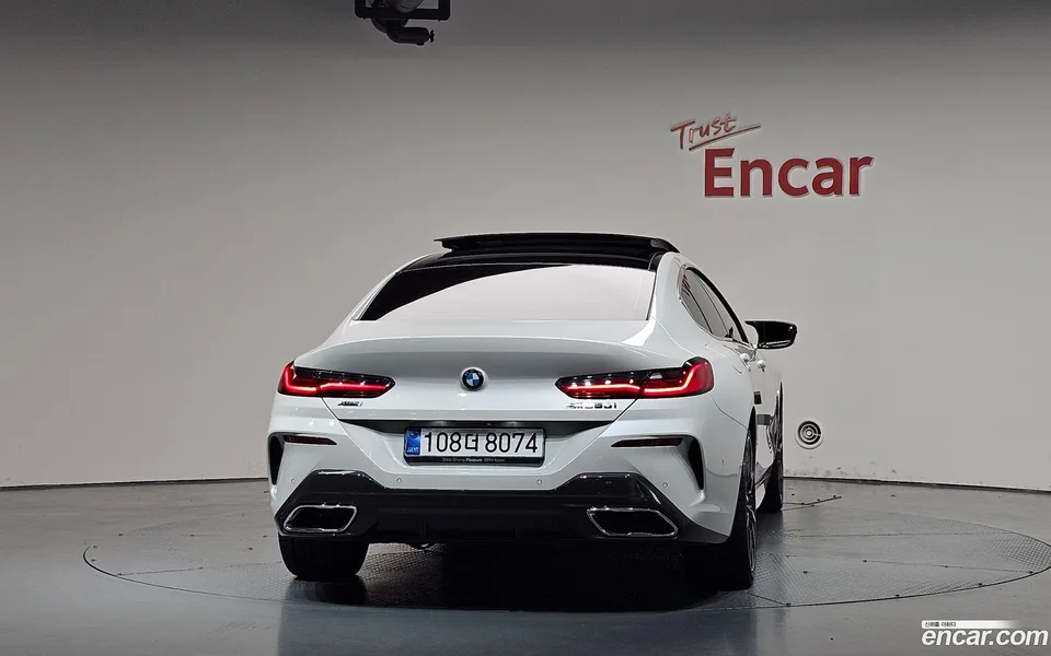 BMW 8 Series M850i xDrive 2024 — thumbnail 4